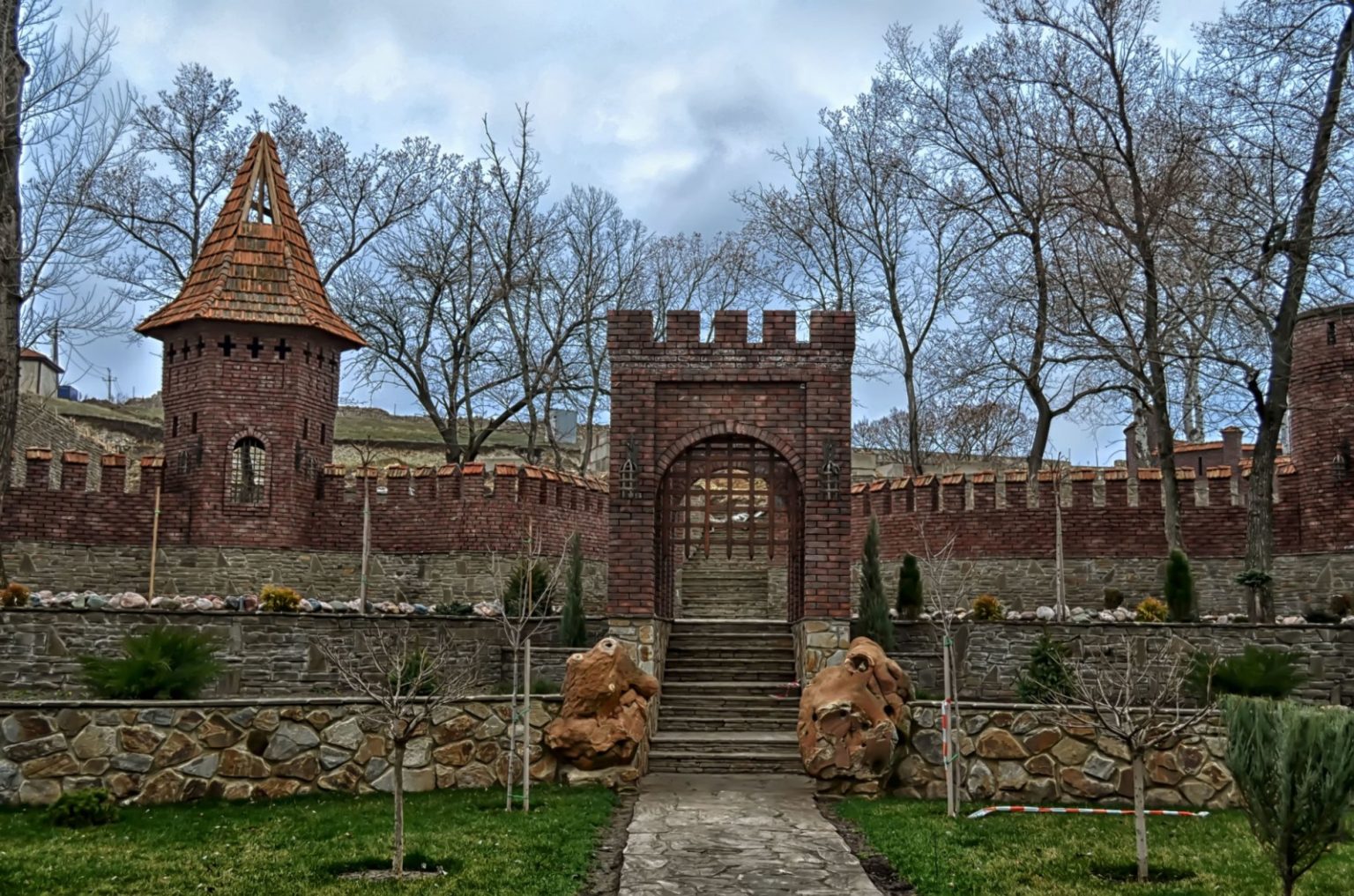 Парк лога дон. Парк Лога Каменск-Шахтинский. Каменец Шахтинский парк Лога. Лога парк в Ростовской обл. Парк в Ростовской области Каменск Шахтинский.